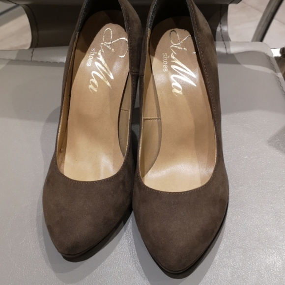 Classic pump NWOT - Picture 9 of 12